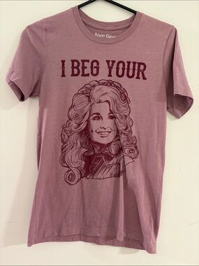Rowdy Crowd Clothing Women’s Graphic "I Beg Your Pardon Pink Tee size small